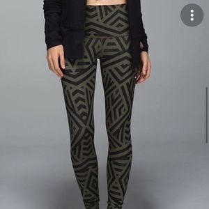 LULULEMON: Wunder Under leggings